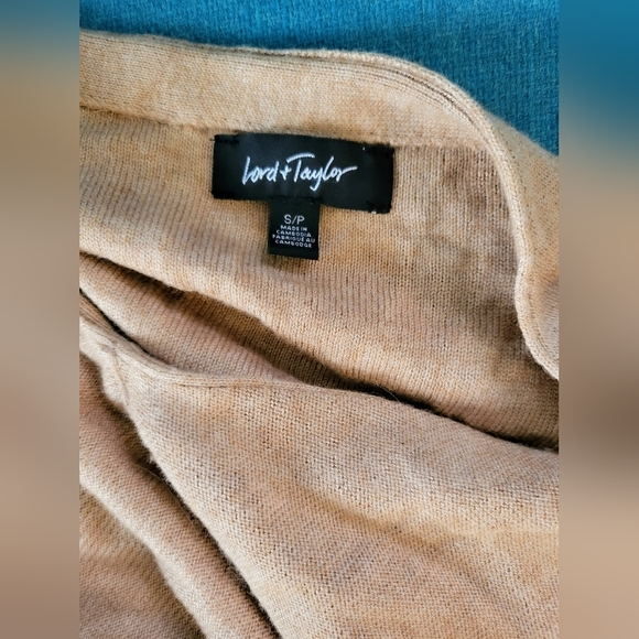 Lord & Taylor Loose fitting Sweater - Picture 6 of 10